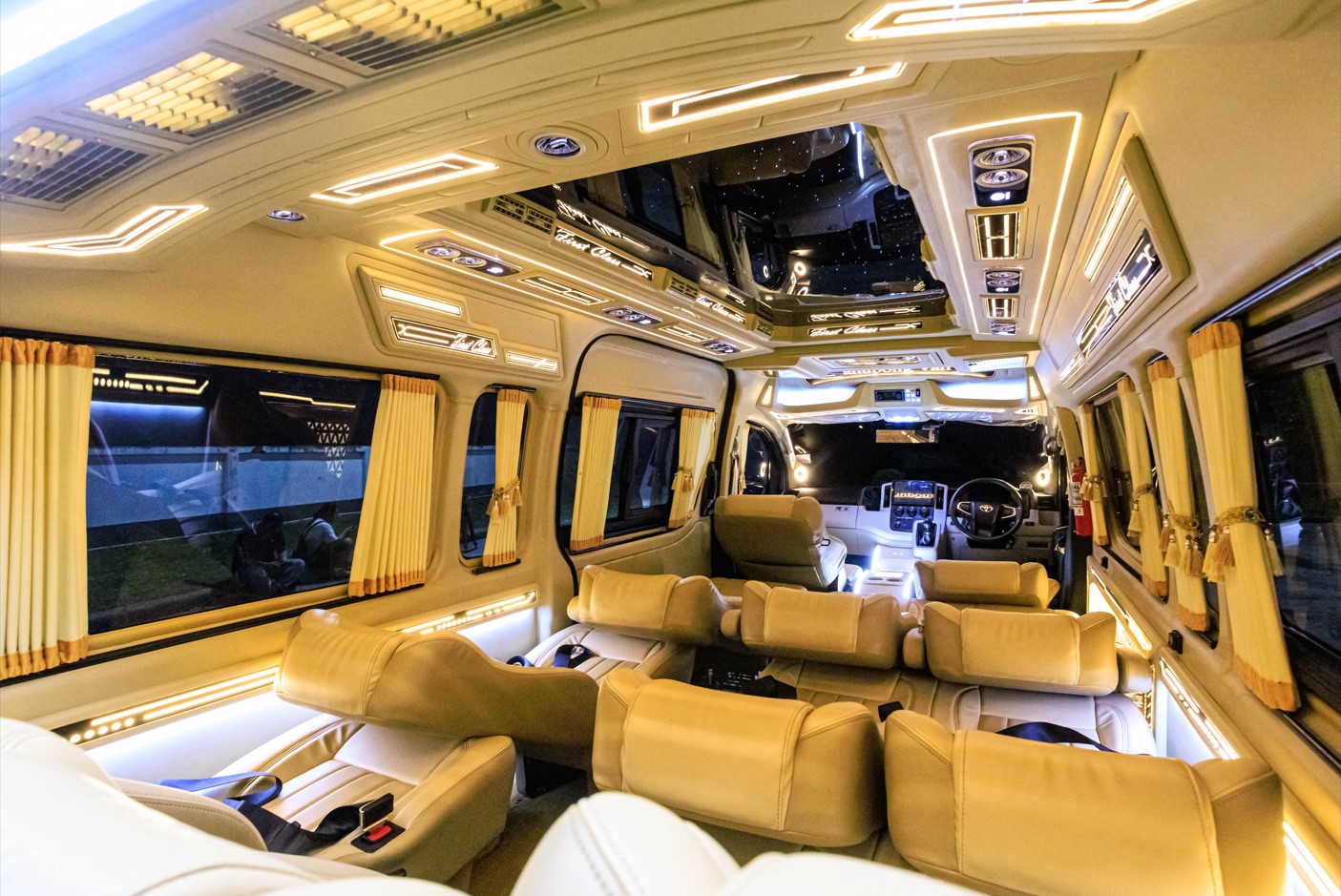 รูปรถตู้