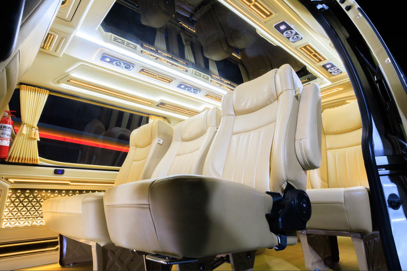 รูปรถตู้