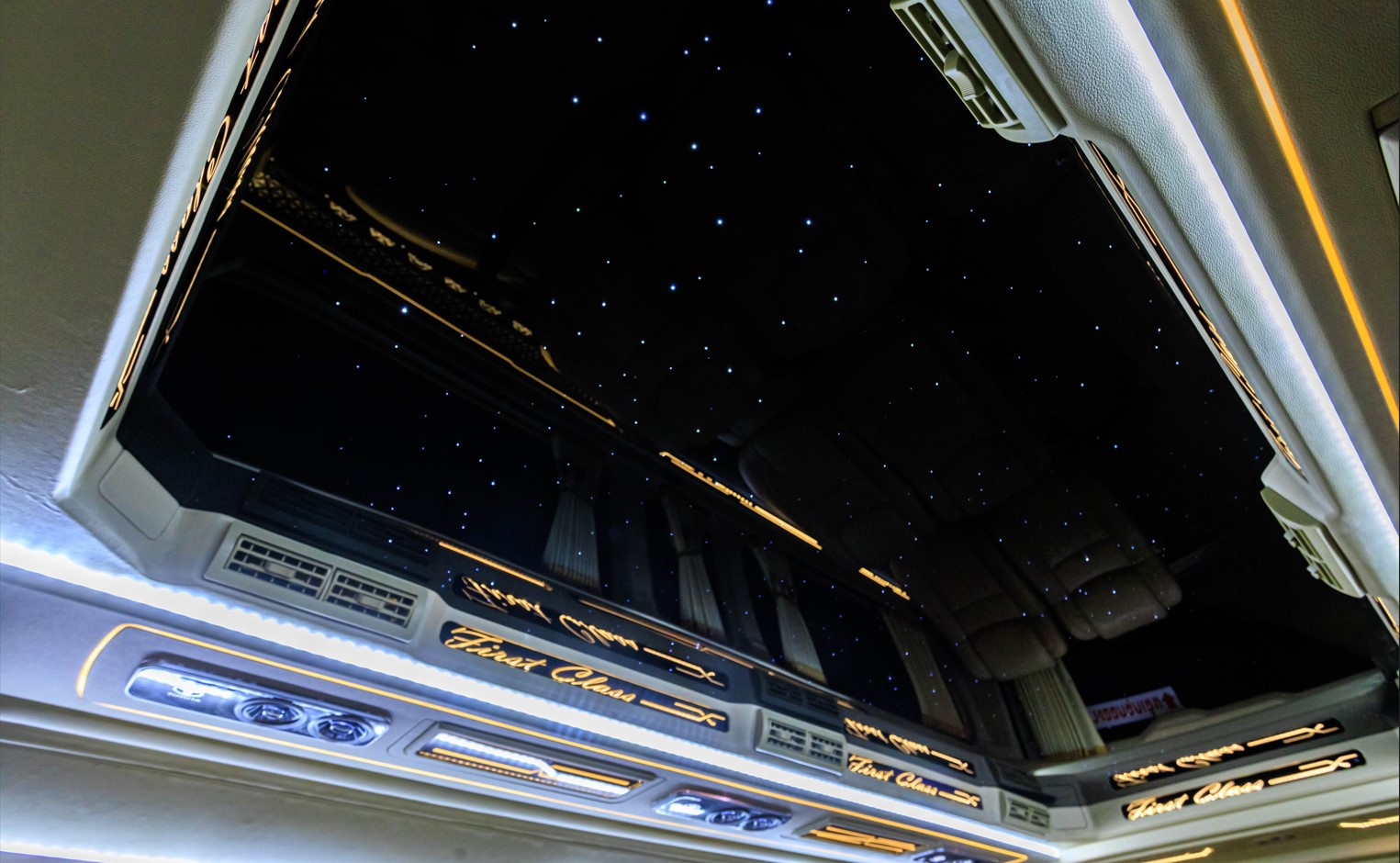 รูปรถตู้