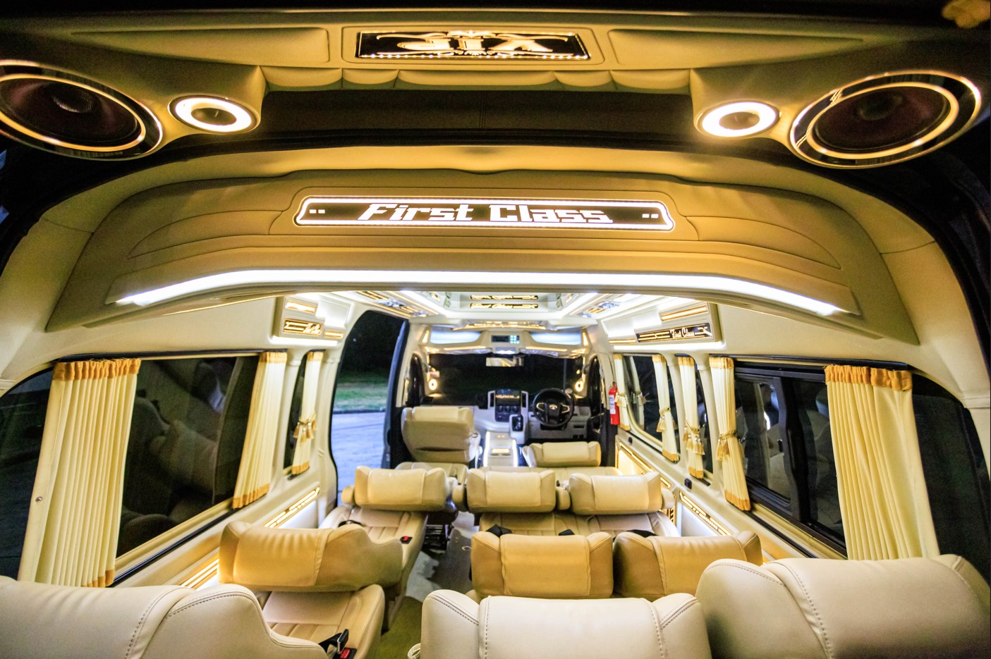 รูปรถตู้